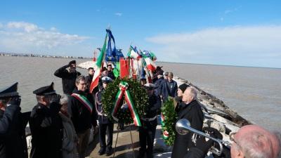 Celebrazione presso il monumento "Una biblioteca di pietra" 2